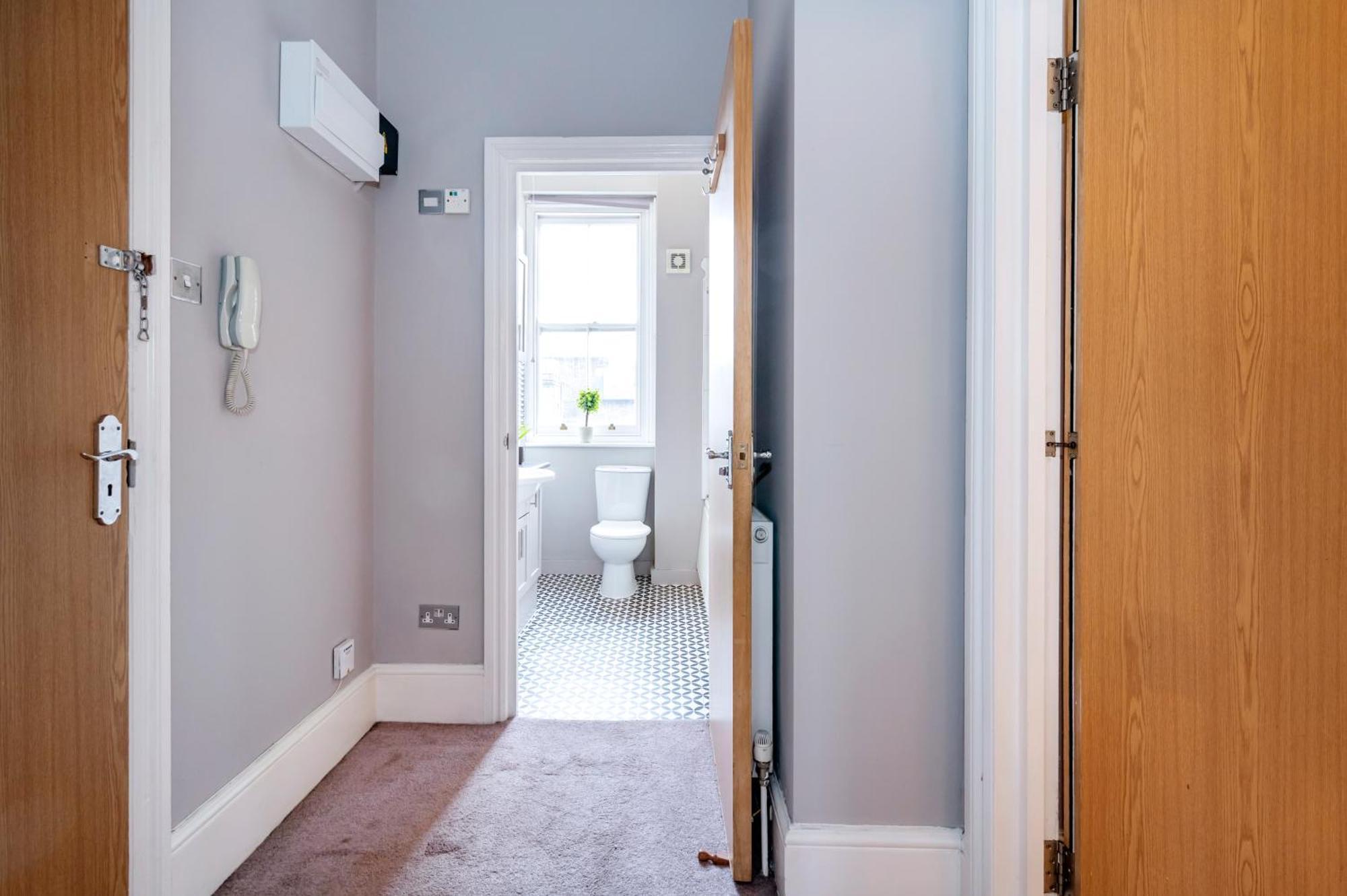 Large 1 Bedroom In Center Of London 3 Eksteriør billede